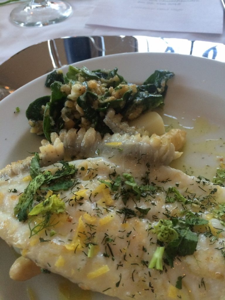 Steinbutt mit Spargel in Fenchelkrautöl